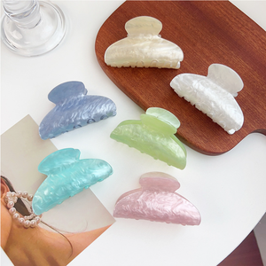 مشبك شعر أكريليك نصف دائري بتصميم كلاسيكي بسيط وشعبي عالي الجودة من YHJ، مشبك شعر رخامي حلو ومنعش للفتيات - Product Image 1