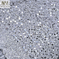 Tissu brodé Nanyee Textile de haute qualité, poids moyen, brillant, avec paillettes Lurex argentées, pour chaussures de mariage et décoration