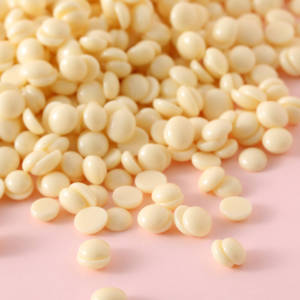 WaxNewK OEM Marque Privée 1KG 2.2LB Cire Dure en Grains Crème Chocolat Blanc pour Épilation Brésilienne en Gros, Grains Blancs Indolores - Product Image 3