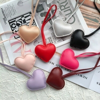 PU lederen hartvormige tas charme sleutelhanger handgemaakte hartvormige tas hanger decoratief ornament voor tas portemonnee accessoire Valentijn cadeau