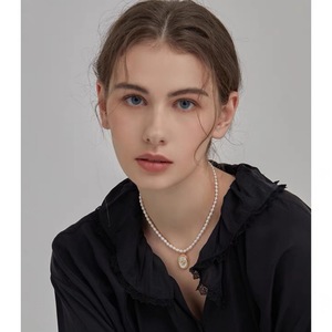 เวนชี่สร้อยคอไข่มุกน้ำจืดธรรมชาติสไตล์ฝรั่งเศสย้อนยุค จี้รูปวงรีนางฟ้าตัวน้อย สร้อยคอหรูหราเบาๆ ของขวัญที่สมบูรณ์แบบ - Product Image 2