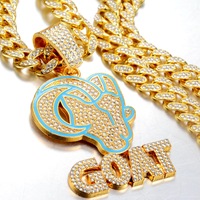 Nouveaux colliers pendentifs en cristal complet 2026, lettre GOAT, style hip-hop, personnalité punk, bijoux en alliage de diamant, chaîne cubaine