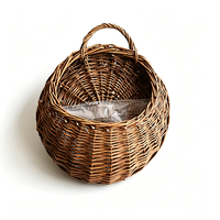 Panier mural suspendu en osier marron avec poignée, résistant à la rouille et écologique, idéal pour patio et jardin – Vente directe usine