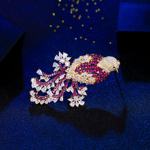 Broches pour femmes en forme d'oiseau animal grand format, micro-pavé de zircon cubique rouge, couleur or bicolore, chic et luxueux, prix de gros, bijoux pour costume - Product Image 6