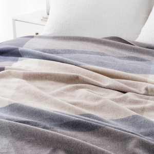 Plaid décoratif de luxe réversible en laine brossée, teint en fil, <span class=keywords><strong>à</strong></span> blocs de couleur, avec franges, pour canapé <span class=keywords><strong>et</strong></span> lit, personnalisable OEM - Product Image 3