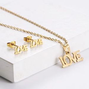 ชุดเครื่องประดับแฟชั่นหลากหลายสไตล์สำหรับผู้หญิง ดีไซน์มินิมอล ทอง 18k สแตนเลส รูปหัวใจและผีเสื้อ สร้อยคอและต่างหู เหมาะสำหรับเป็นของขวัญ - Product Image 2