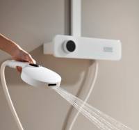 Ensemble de douche mural de luxe moderne intelligent à LED avec thermostat, mitigeur de pluie à poignée unique et barre coulissante, avec cartouche céramique