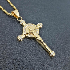 Collier pendentif croix en cristal plaqué or, bijoux religieux pour femmes et hommes - Product Image 2