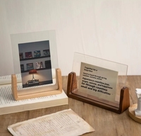 Bingkai Foto Kayu Solid untuk Musim Wisuda Meja Dekoratif Berbentuk U Kreatif dengan Desain Terukir