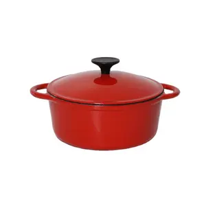 红色搪瓷铸铁荷兰烤箱，带不锈钢旋钮和环形手柄