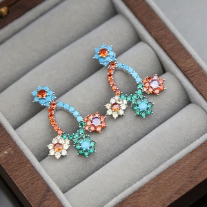 Pendientes de Aguja con Baño de Oro y Cobre, Estilo Europeo Americano, Modernos para Mujer, con Circonitas Geométricas en Colores Contrastantes, Regalo - Product Image 1