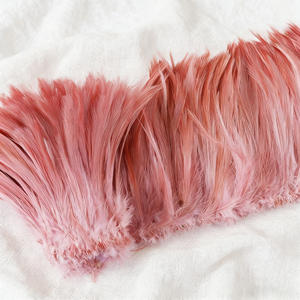 Plumes de coq multicolores teintes - Lots de plumes vibrantes pour la confection de mouches de pêche, l'artisanat, les mariages et les embellissements de costumes - Product Image 4