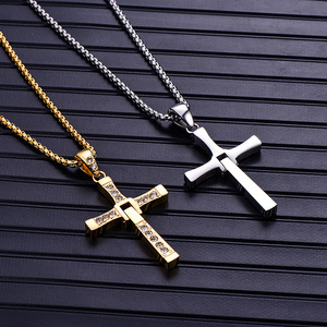 Collana religiosa a croce veloce da uomo in acciaio inossidabile con ciondolo <span class=keywords><strong>di</strong></span> strass per matrimonio o regalo ispirata al <span class=keywords><strong>Toretto</strong></span> Dominic - Product Image 2