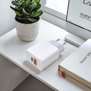 อะแดปเตอร์ชาร์จโทรศัพท์มือถือแบบพกพา 2.4A USB+PD ช่องเสียบ Type-C+USB สำหรับ iPhone 11 12 13 14 15 - Product Image 3