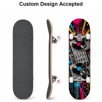 Planche de skateboard complète en érable 7 plis OEM personnalisée 80 cm, double kick, avec graphisme artistique graffiti en spray, pour adultes et adolescents