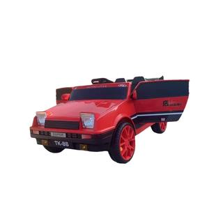 Auto eléctrico retro AE86 de cuatro ruedas con doble tracción y control remoto para niños de 2 a 4 años - Product Image 4