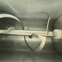 Machine de remplissage de liquides visqueux, machine de remplissage de sauces et de pâtes, machine de remplissage automatique de type servo-piston
