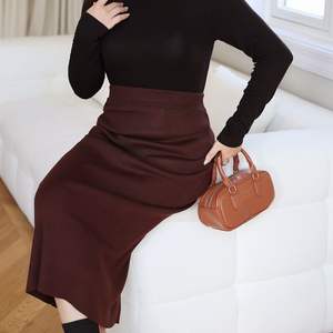 Jupe longue en tricot taille haute Runqi N8538, couleur unie, pour femme, automne-hiver, grande taille, marron - Product Image 1