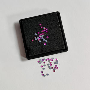 <span class=keywords><strong>Prix</strong></span> de gros brillant bricolage <span class=keywords><strong>dent</strong></span> gemmes sans plomb matériel dentaire 2mm forme ronde cristal <span class=keywords><strong>diamant</strong></span> <span class=keywords><strong>dent</strong></span> gemmes - Product Image 1