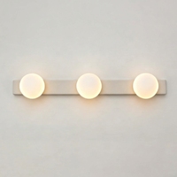 Applique Murale Moderne Blanche et Noire à 3 Boules de Verre, Lampe LED IP44 pour Salle de Bain, Miroir, Coiffeuse, Hôtel, Maison, Décoration Intérieure 6803