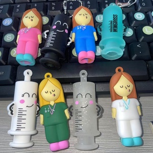 पारदर्शी सफेद ग्लिटर सिलिकॉन pvc रबर कुंजी चेन सिरिंज आकार के एम्बूल कटर नर्सिंग उपकरण - Product Image 6