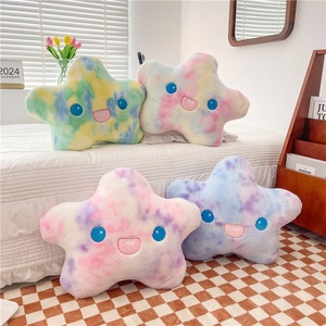 Juguetes de Peluche Personalizados con Logotipo, Almohadas Creativas con Forma de Pata de Oso, Cojines de Estrella y Luna para Sofá, Cama y Dormitorio - Product Image 1