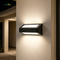 Applique murale extérieure LED moderne 13W, étanche IP65, en aluminium rainuré pour dissipation thermique, idéale pour jardin, villa, porche