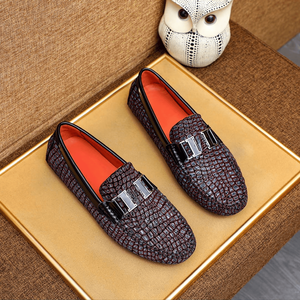 รองเท้าโลฟเฟอร์หนังลายจระเข้แบบสวมสำหรับผู้ชาย พร้อมหัวเข็มขัดโลหะ เหมาะสำหรับใส่ทำงานและลำลอง hermessing - Product Image 2