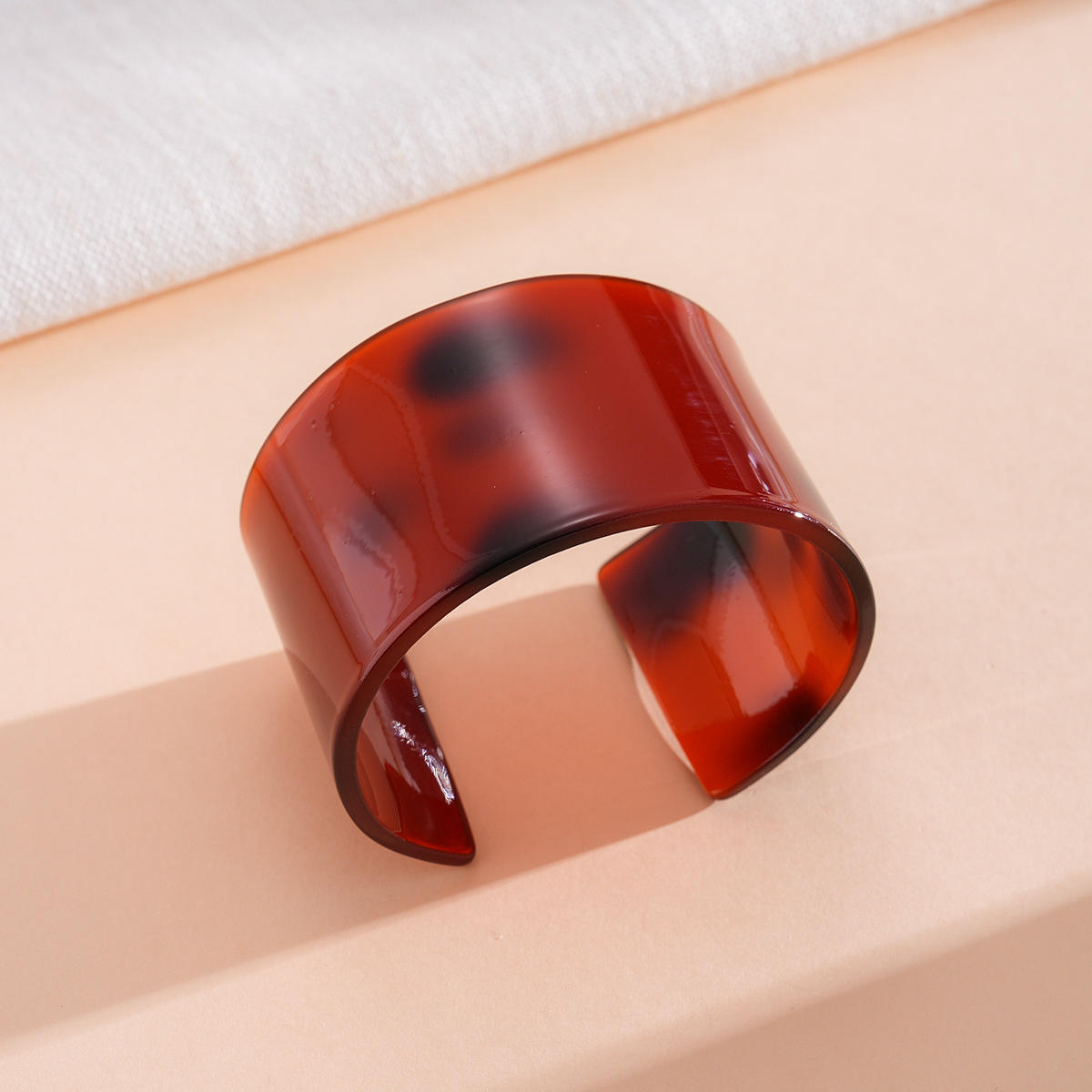 สีน้ำตาลเข้ม