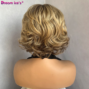 <span class=keywords><strong>Parrucca</strong></span> Sintetica Dream.Ice <span class=keywords><strong>Corta</strong></span> e Liscia a Bob, Stratificata, Colore Biondo-Marrone, per Uso Quotidiano, Resistente al Calore, Morbida e Senza Grovigli, per Donne - Product Image 5