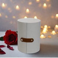 En stock 30 pcs boîte-cadeau de fleurs rondes rotatives à deux niveaux de couleur personnalisée recyclable avec boutons-pression en cuir pour bougies de la Saint-Valentin
