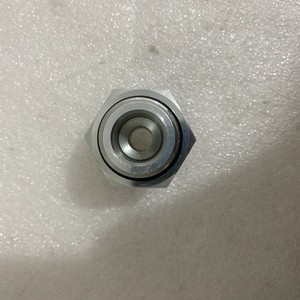 Conector de Acumulador para Excavadora Hyundai 31Q8-91690, Pieza Estándar de Acero para el Modelo 150-9 - Product Image 1