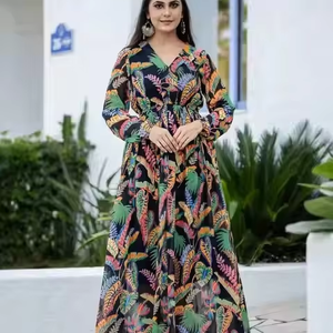 Ensemble Kurtis élégant de nouveaux vêtements de fête pour femmes fabriqué à partir de rayonne lourde avec des détails complexes de travail imprimés sur quatre côtés - Product Image 1