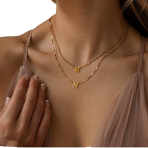 सुंदर छोटे स्टेनलेस स्टील की प्रारंभिक हार महिला ट्रेंडी सोने के प्लेटेड पेलेंट गहने - Product Image 4