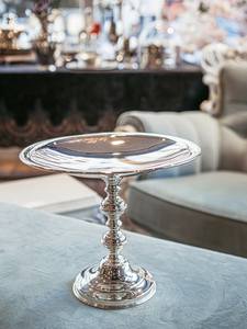 Support à gâteau en laiton plaqué argent fait à la main, 3 tailles différentes, mobilier de salle à manger moderne pour hôtel - Product Image 3