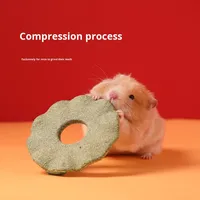 Mainan Kunyah Hamster Tafit Natural Grass Powder Desain Burger 3 Lapis yang Dapat Dilepas untuk Kesenangan Menggigit, Perlengkapan Hewan Peliharaan Kecil, Mainan untuk Anak Hewan yang Sedang Tumbuh Gigi