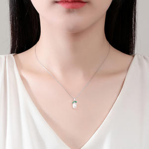 สร้อยคอไข่มุกน้ำจืดเงินแท้ S925 คลาสสิก ประดับเพทายสีเขียว ขายส่งเครื่องประดับหรูสำหรับผู้หญิง - Product Image 2