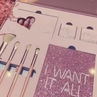 Coffret Cadeau Maquillage Personnalisé 2026 avec Logo en Relief, Laminage Brillant Recyclable, Fards à Paupières, Gloss à Lèvres et Pinceaux, dans un Emballage Rigide