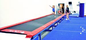 <span class=keywords><strong>Trampoline</strong></span> de Tumbling de gymnastique Offre Spéciale longue piste de dégringolade de <span class=keywords><strong>trampoline</strong></span> 6m 20ft 8m 10m 12m pour l'entraînement des enfants au Club - Product Image 5