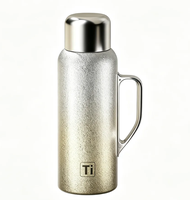 Großhandel Titan-beschichteter 800ml Großvolumiger Thermobecher mit Griff Isoliert Luxuriös Farbverlauf Tragbar für Zuhause Büro Auto Reise