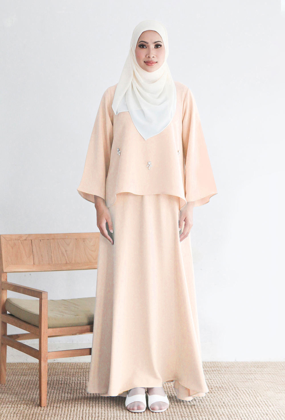 สีเบจครีม