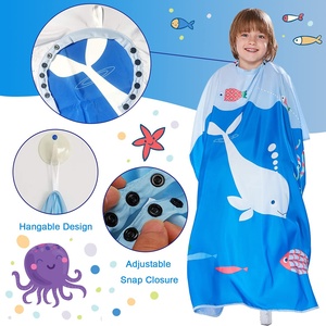 Cape de barbier professionnelle réglable et confortable en polyester antistatique pour enfants, fermeture à pression, imperméable, pour la coupe de cheveux et le shampoing à domicile - Product Image 1