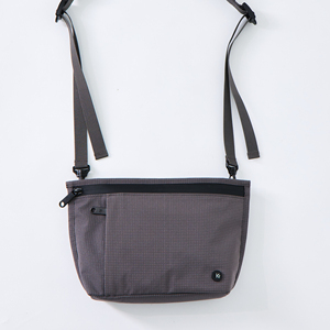 Sac bandoulière multi-niveaux avec espace de rangement, mini sac bandoulière unique et léger - Product Image 1