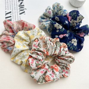 Coleteros de Tela con Estampado Floral, Coleteros Grandes, Coleteros Coloridos Tipo Scrunchie - Product Image 1