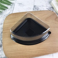 Vente en gros Récipient à gâteau au fromage triangulaire Boîte à gâteau en plastique PET quart Emballage de dessert Stockage pour pâtisserie Supermarché