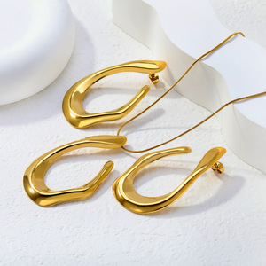 Ensemble collier et boucles d'oreilles en forme de U irrégulière, plaqué or 18 carats, bijoux pour femme, usage quotidien - Product Image 1