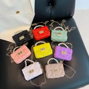 新しいデザインのミニ財布とハンドバッグ女性のクロスボディ小さなゼリーバッグキッズレディースハンドバッグパールハンドル付き