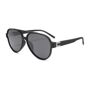 Gafas de sol Conchen Aviator para hombre, polarizadas, UV400, montura negra de PC, lentes TAC para protección solar, pesca, viajes, conducción, moda. - Product Image 4