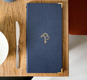 Porte-menu en cuir personnalisé avec logo, cordon élastique et coins dorés de protection - Product Image 3