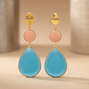 Paire de montures serties à la main |   Boucles d'oreilles pendantes plaquées or |   Boucles d'oreilles créoles en laiton perlé de créateur - Product Image 3
